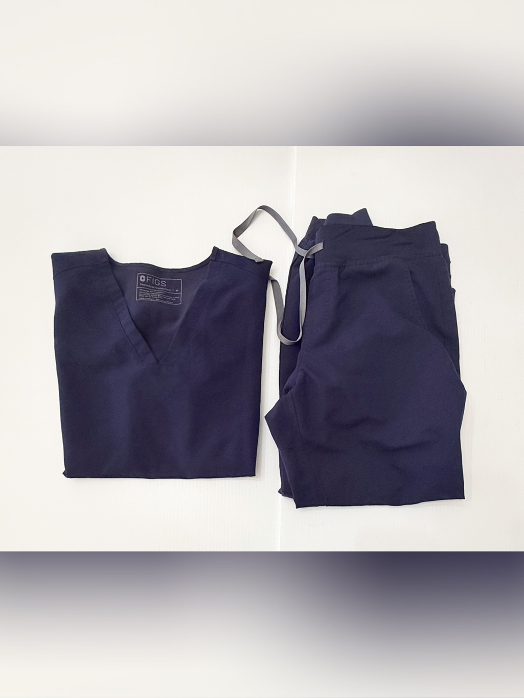 Figs Navy Scrub Set - Casma Top & Zamora Jogger Pants Size M/Mp